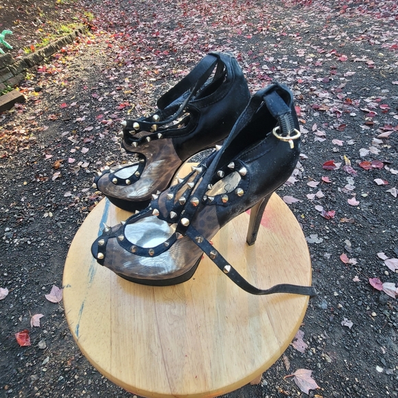 ABS Allen Schwartz Spike heels - Picture 3 of 8